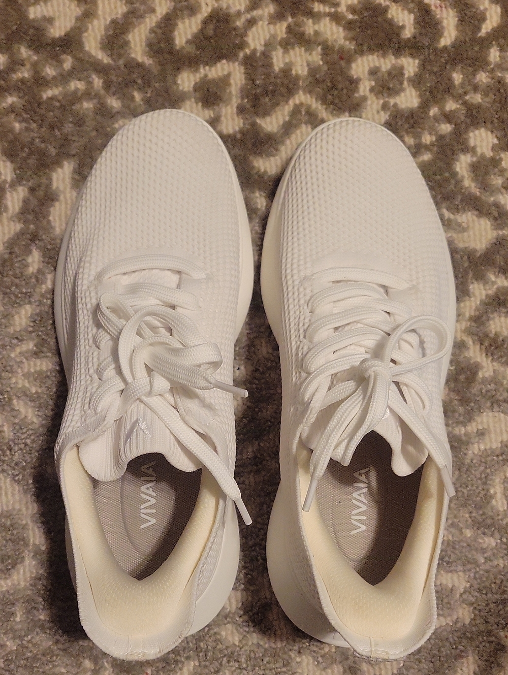 VIVALA Unixex Mwn And Women's White Lightweight Knit Sneakers